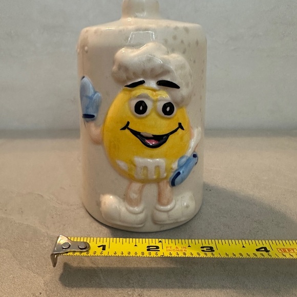 Yellow M&M Chef & Mitts Small Flower Bud Vase Vintage - Picture 6 of 7